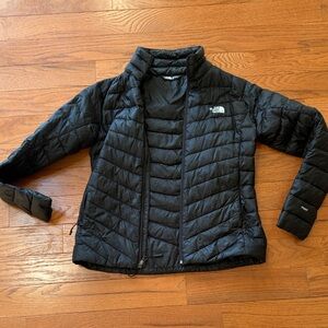 North face puffer jacket size small